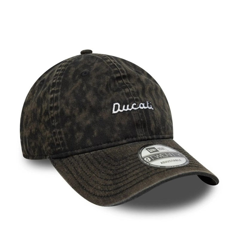 Gorra Ducati Wordmark 9TWENTY Negro con diseño exclusivo y ajuste perfecto para los fans de Ducati.